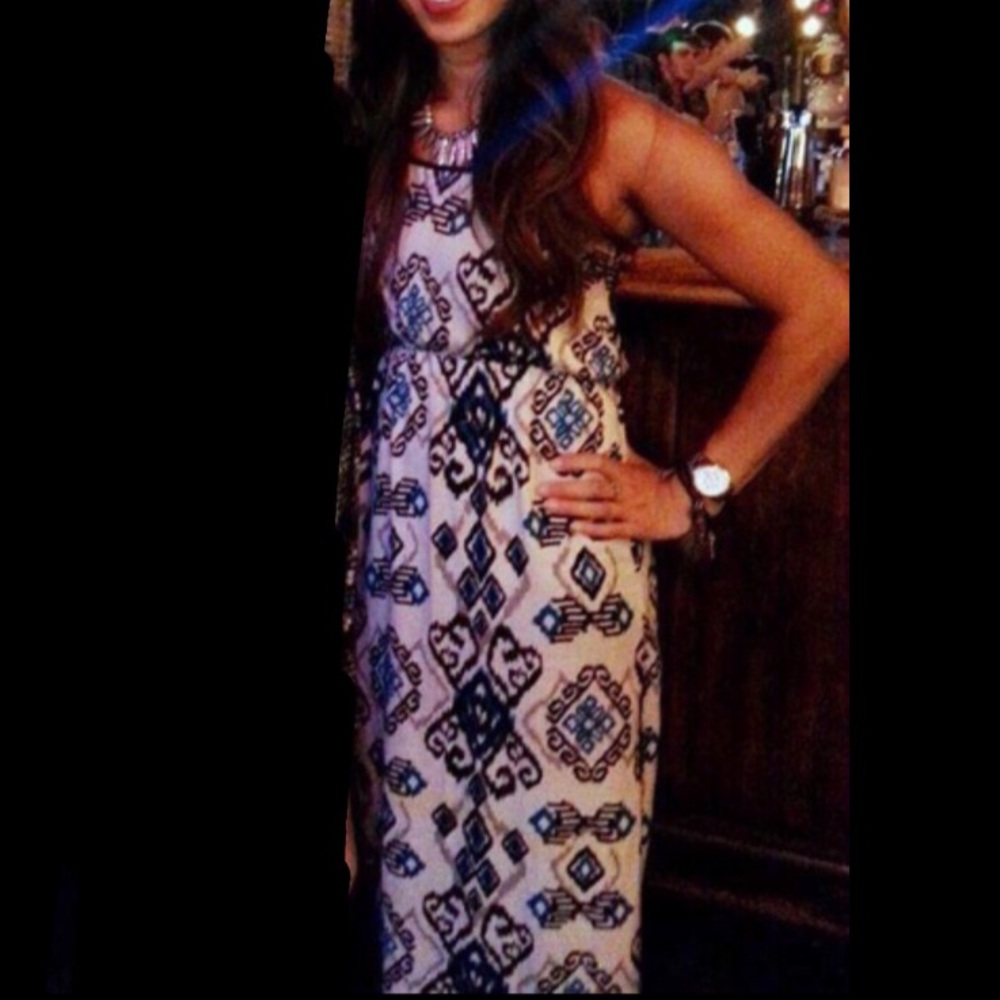 Patterned Maxi Dress - Picture 6 of 6